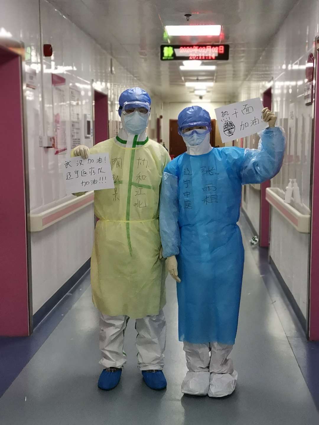 中新网@抗疫护士“满月记”：工作高度紧张 剪去十几年长发