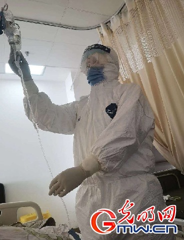 光明网@【微视频+图文】一线医护日记（30）“呼吸康复操得到了患