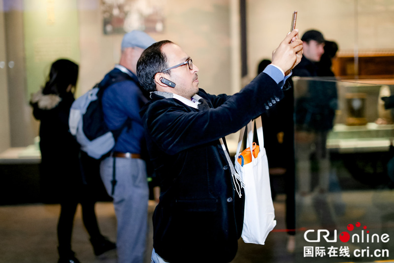 丝路大V打卡“园说II——颐和园建园270周年文物特展”(组图) 丝路大V打卡“园说II——颐和园建园270周年文物特展”(组图)