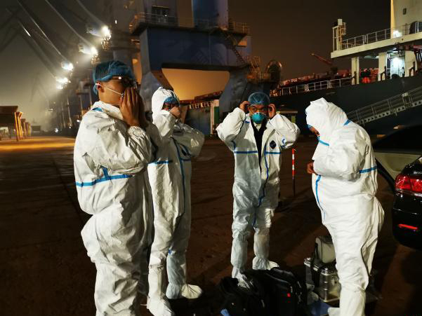 央视网@无处停靠？疫情下的邮轮往何处去