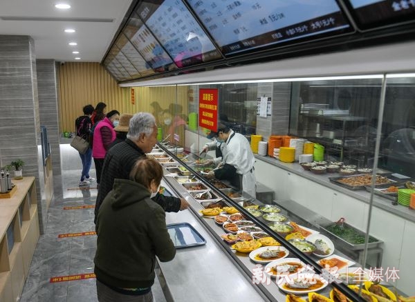 【地评线】民生十为 | 社区食堂上海走红 让老人享受“舌尖上”的幸福晚年