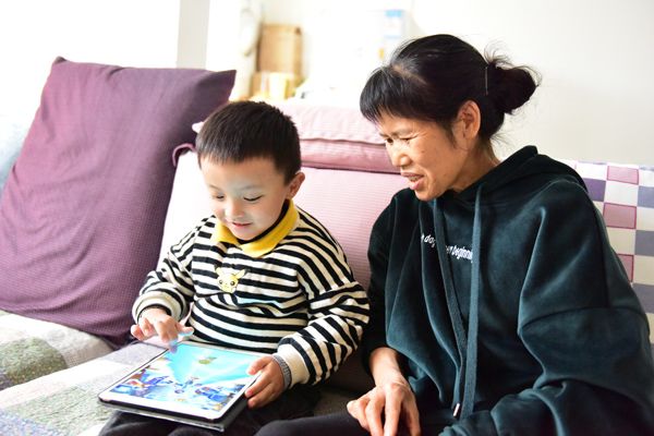 人民网@前线战士，家里来信了！