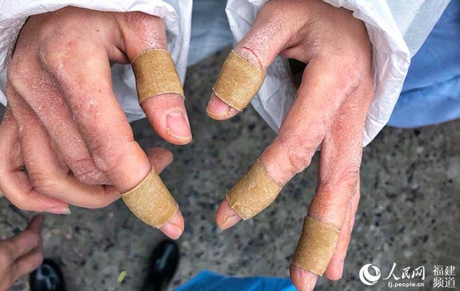 人民网@前线战士，家里来信了！