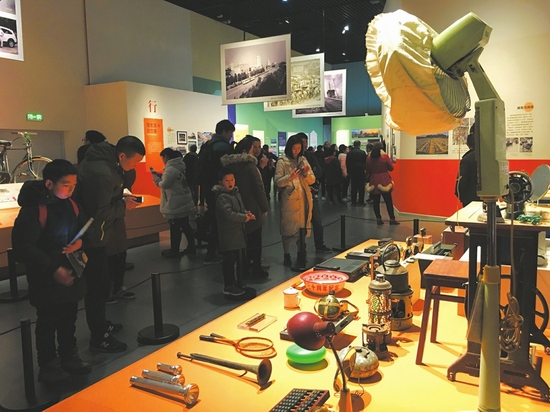 （焦点图，导航成都，移动端）好雨时节展撤展在即 快来成博寻找温暖回忆