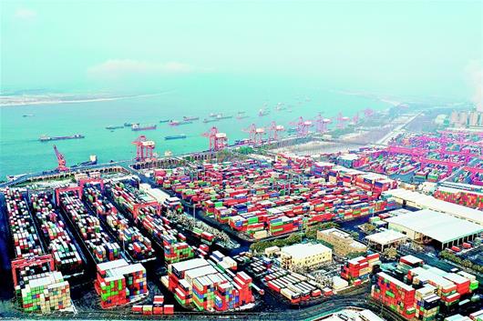 武汉新港年吞吐量突破156万标箱