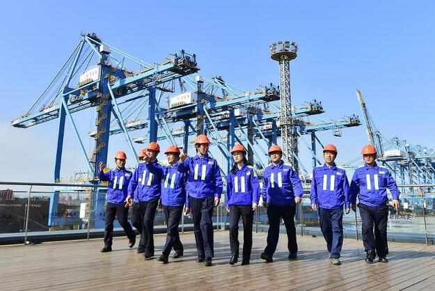 山东港口青岛港全自动化码头第6次刷新世界纪录