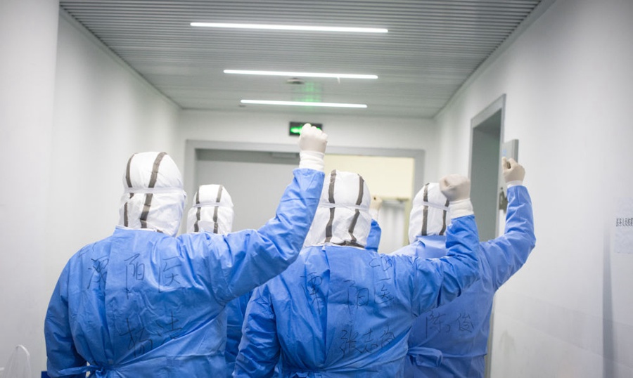 新华社：说星星很亮的人，是因为你没见过他们的眼睛