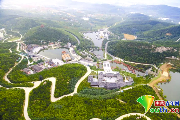 中国人的故事丨“只要给我一条门缝,我就能趟出一条大路”