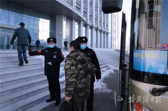 哈尔滨民警保驾护航 助力企业复工复产