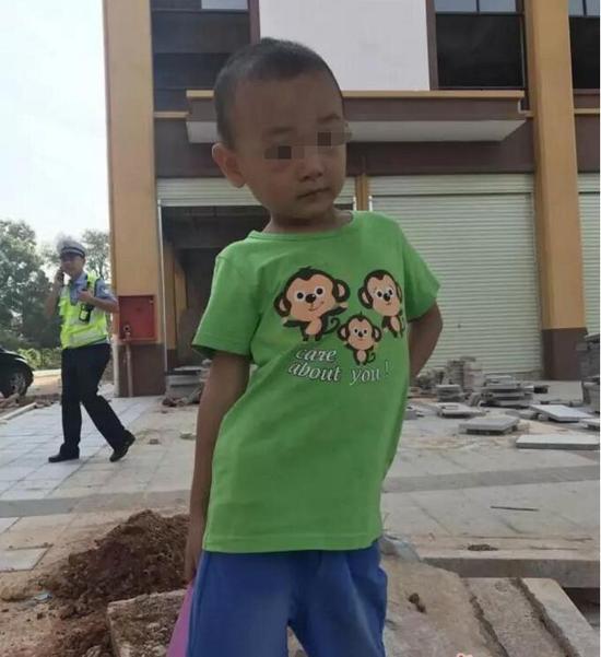 4岁男童出门迷路 父亲千里之外刷朋友圈看到