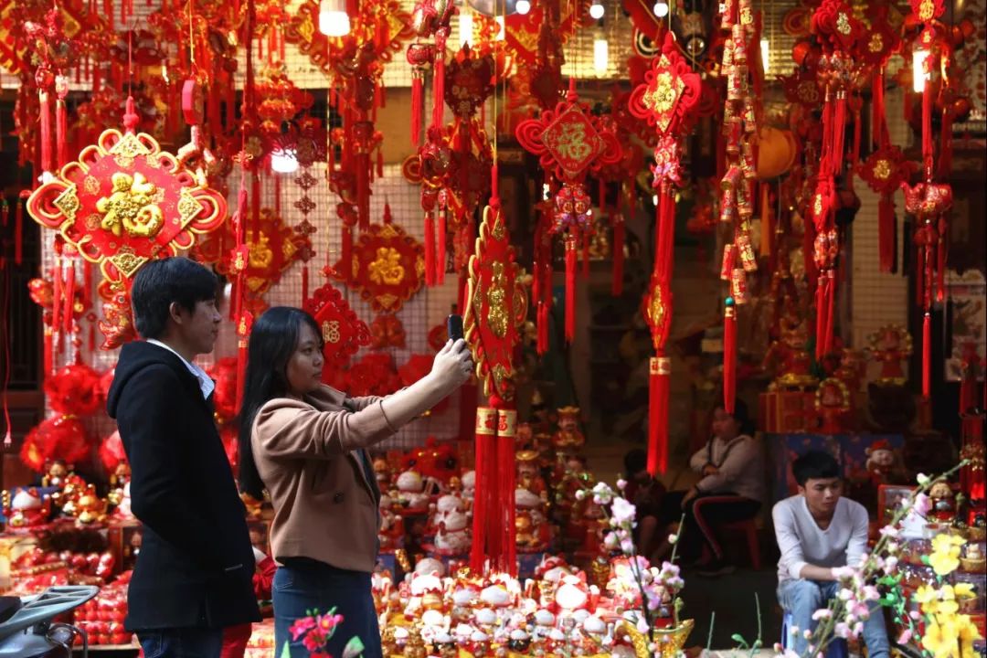 原来除了中国，这些地方春节也是法定假日！