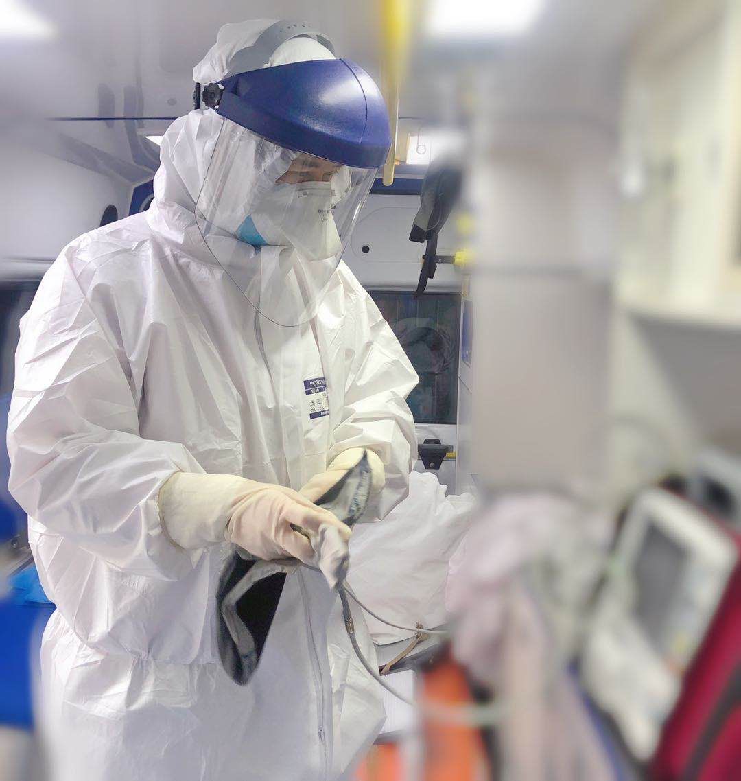 「国际在线」“不能倒下，我们必将胜利！”一线医生写在日记扉页