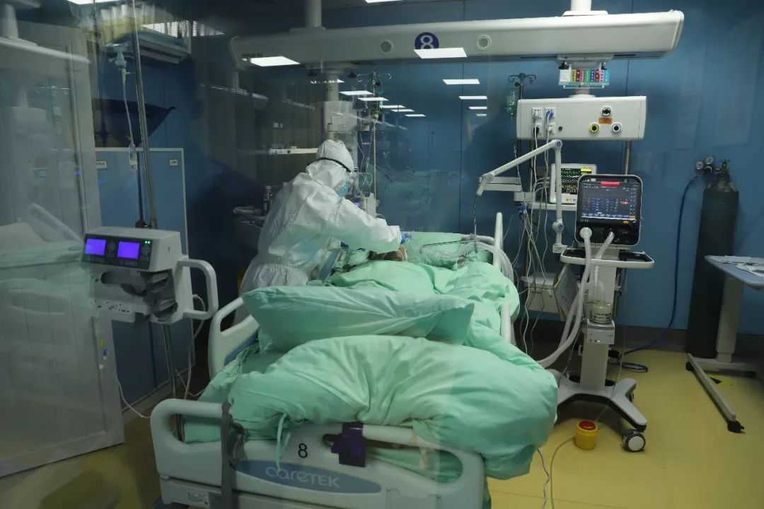 「国际在线」“不能倒下，我们必将胜利！”一线医生写在日记扉页