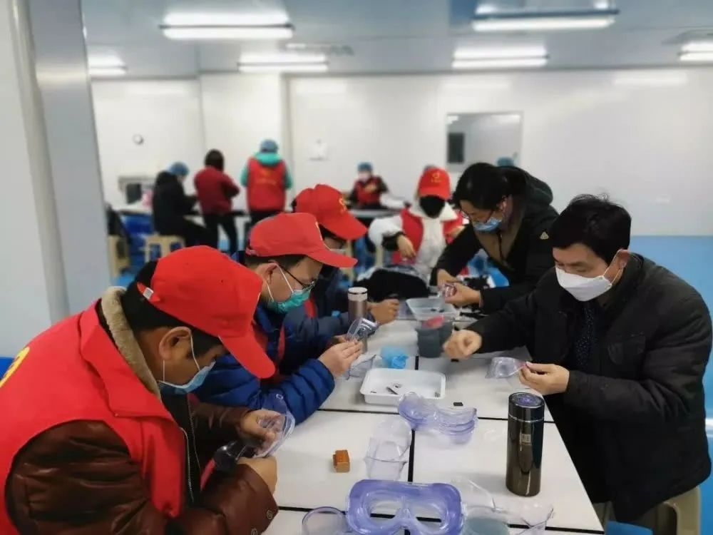 「国际在线」战疫复工遇难题？别急，税务人给你暖心支持