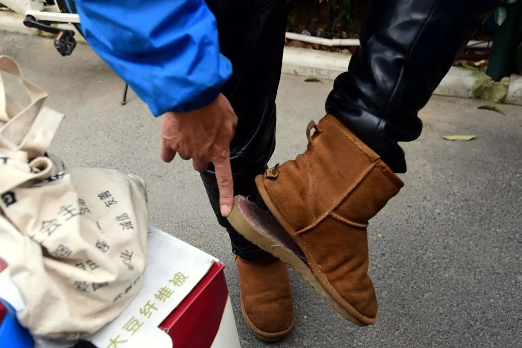 人民日报：武汉救人的外卖小哥，解除隔离了！