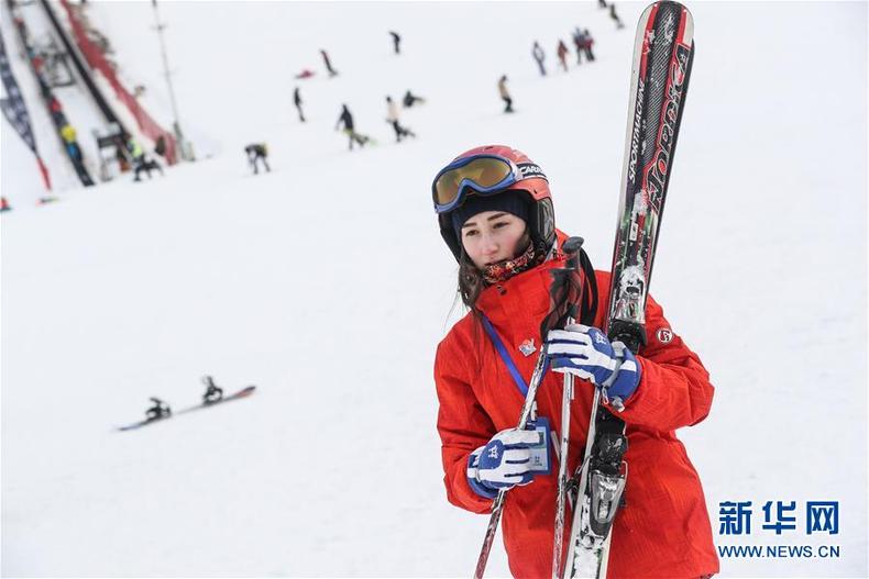 俄罗斯姑娘安吉丽娜：滑雪外教初体验