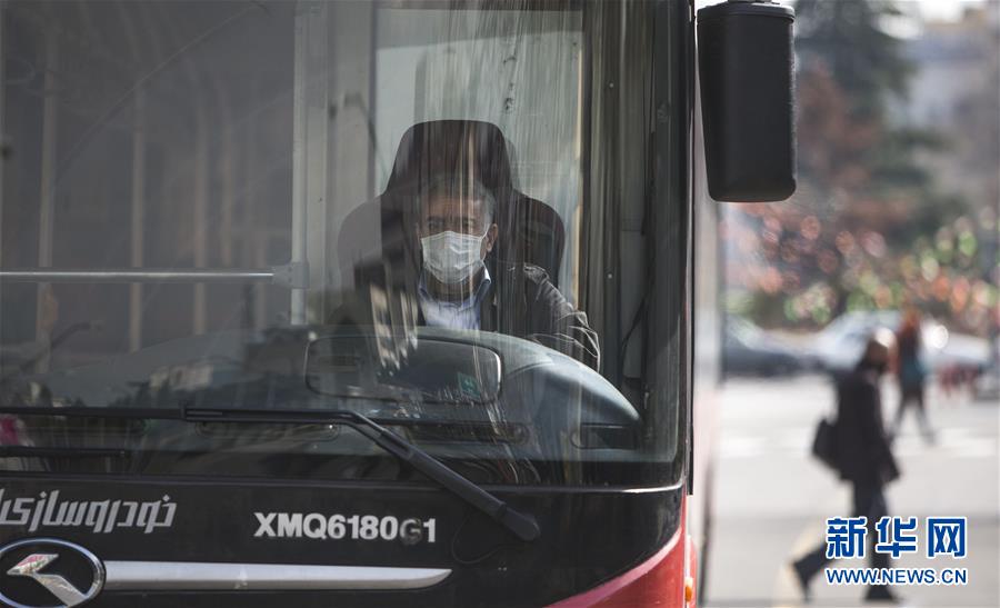 「新华网」新冠病毒疫情下的德黑兰