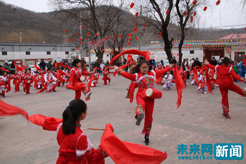 【新春走基层】走进革命圣地传承红色基因 过“文化年”成新年俗