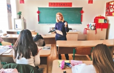 乌克兰“李娜” 教本国大学生学汉语