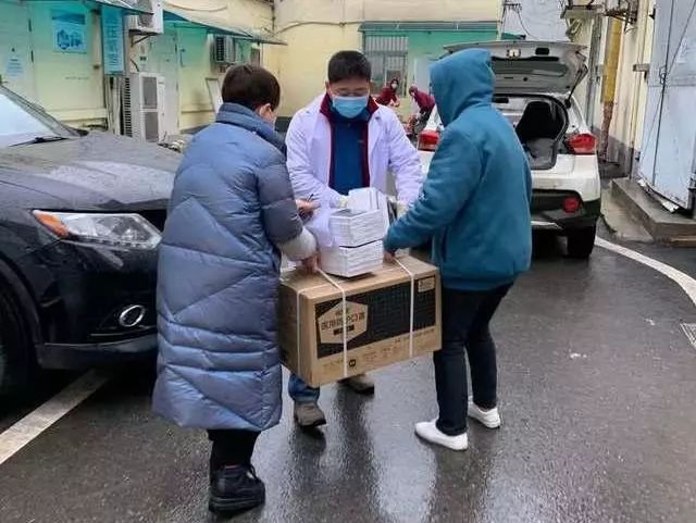 「中国文明网」那些三天捐出百万只口罩的年轻人
