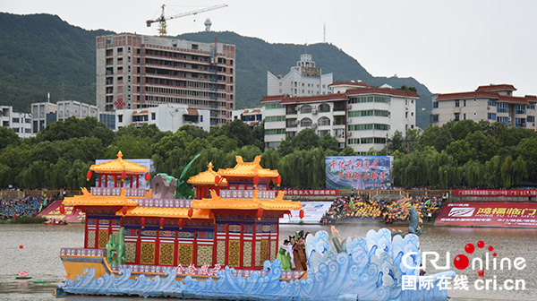 图片默认标题_fororder_民俗纪念活动游河湾展演（摄影--徐琴）