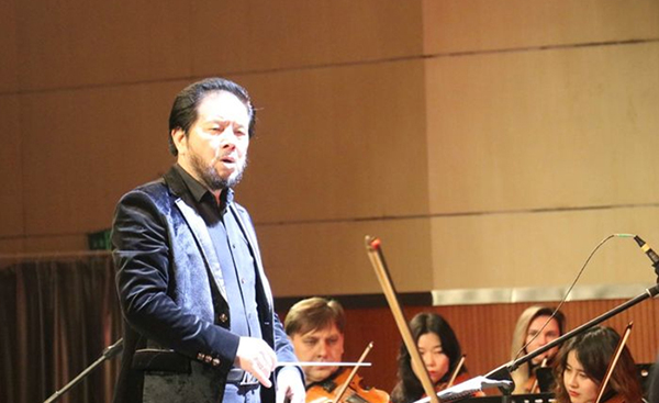 图片默认标题_fororder_指挥家的风采_副本