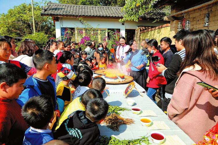 南宁市青秀区图书馆荣获第八届全国服务农民、服务基层文化建设先进集体