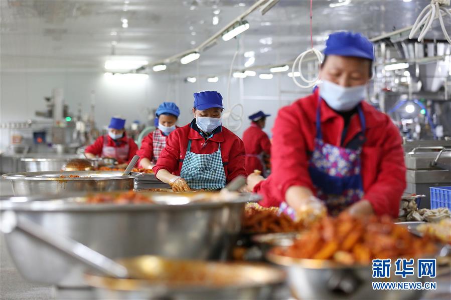 新华网：贵州丹寨：扶贫工厂复工忙