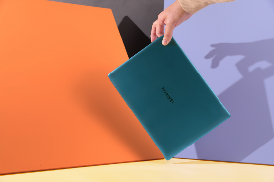 华为MateBook X设计解读：一Mate相承的色彩美学艺术