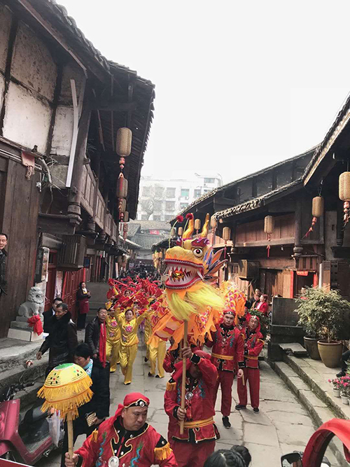 图片默认标题_fororder_龙灯舞起来