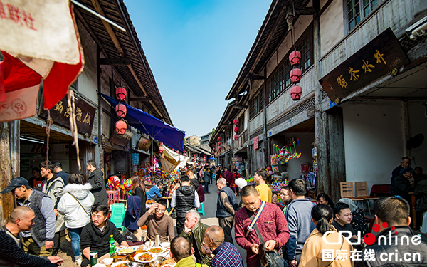 图片默认标题_fororder_6仙市古镇吸引众多游客前往（摄影-廖志全）