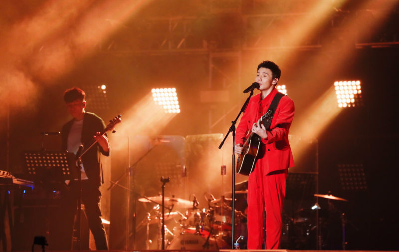 （供稿 文体列表 CHINANEWS带图列表 移动版）歌手李荣浩6月将在南京开唱 4月16日门票预售