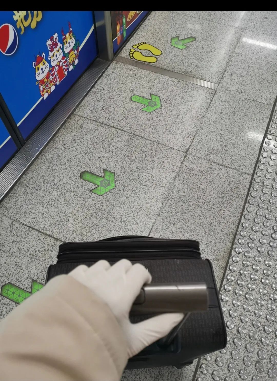 [楚天都市报]硬核！自己确诊未连累一个人！这名武汉大学生自我隔