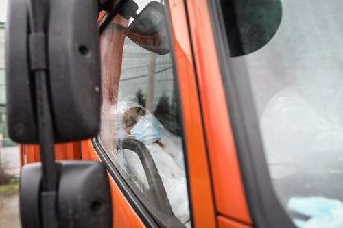 [中国青年报]跟拍！和武汉医疗垃圾清运团队一起出发