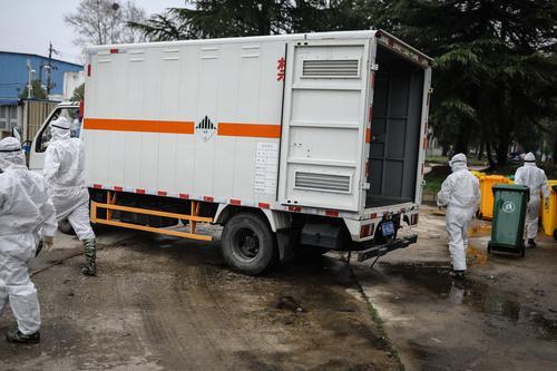 [中国青年报]跟拍！和武汉医疗垃圾清运团队一起出发