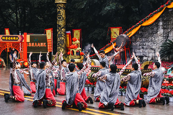 致敬历史 传承匠心 五粮液举行第二十四届酒圣祭祀大典