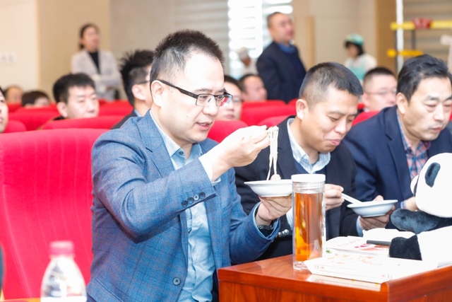 鲁花“中麦经典”系列挂面全新上市 鲁花“中麦经典”系列挂面全新上市