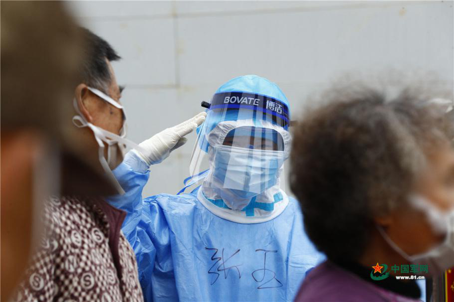 【中国军网】戳中泪点！火神山医院那些感人瞬间……