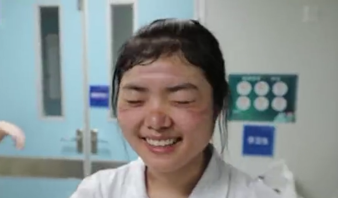 【中国军网】戳中泪点！火神山医院那些感人瞬间……