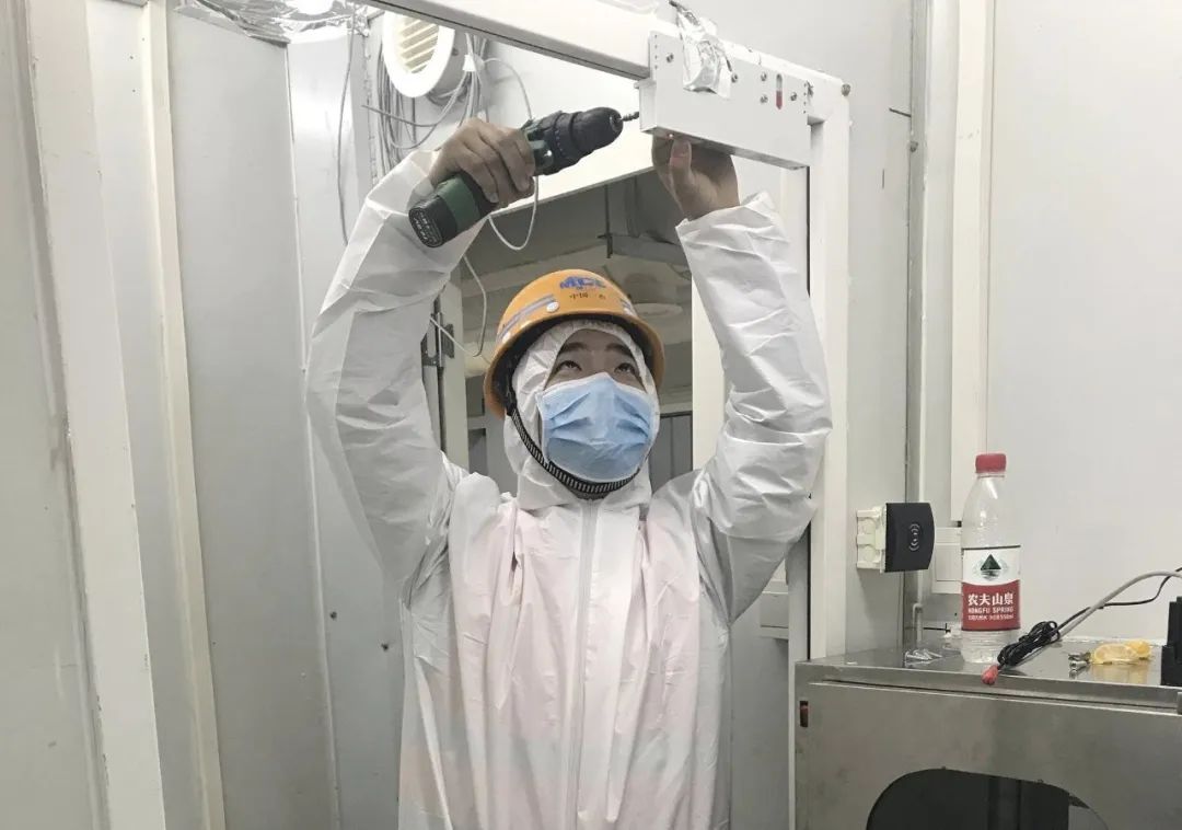 [人民日报]凌晨4点的武汉，900万人的害怕和勇敢