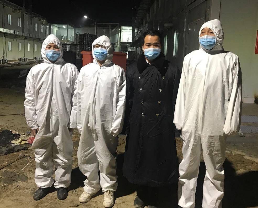 [人民日报]凌晨4点的武汉，900万人的害怕和勇敢