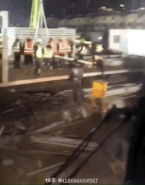 [人民日报]凌晨4点的武汉，900万人的害怕和勇敢