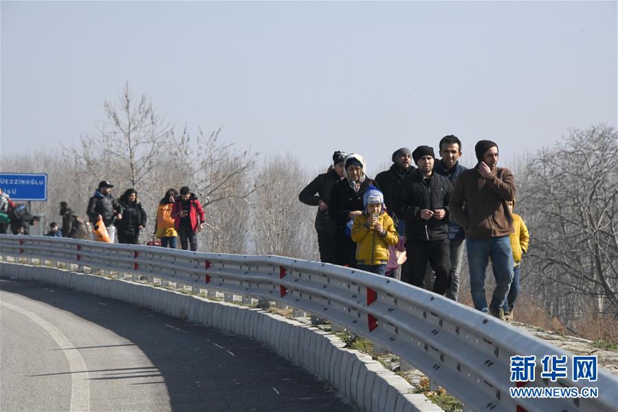 #新华网#土耳其正式“开闸”放难民入欧洲