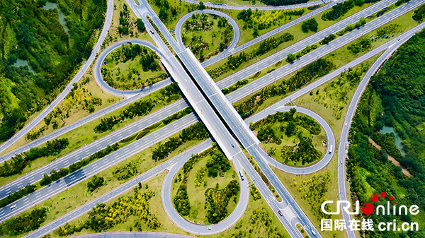 图片默认标题_fororder_自贡基础设施日渐完善（摄影-廖志全）