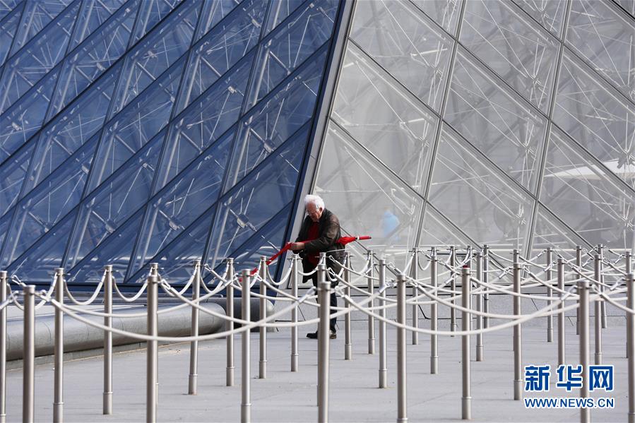 新华网@巴黎卢浮宫暂时闭馆