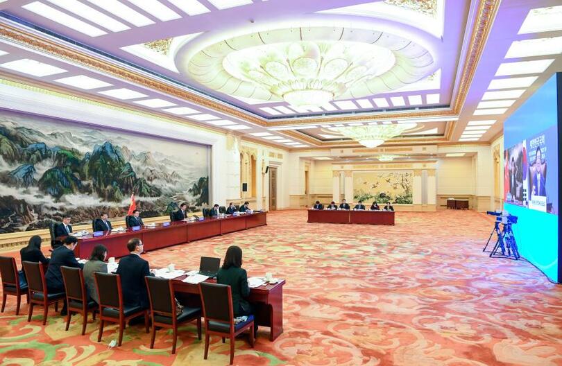 ประธานสภาผู้แทนฯจีนพบเจรจากับประธานรัฐสภาเกาหลี