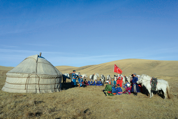 让中华民族的精神大厦巍然耸立