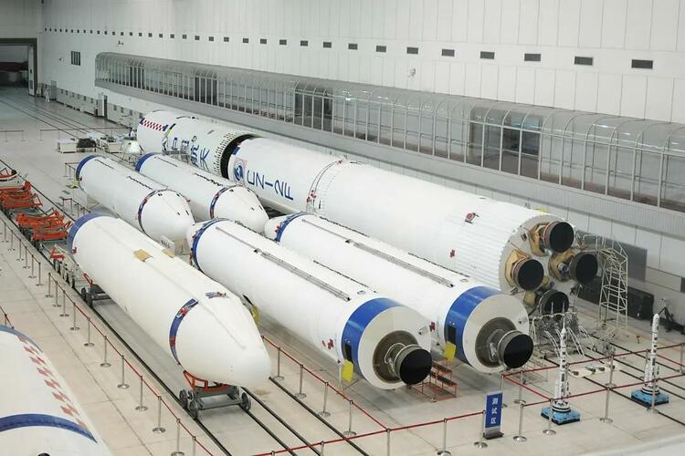 新一代运载火箭全体亮相 我国探索宇宙的脚步将迈得更远