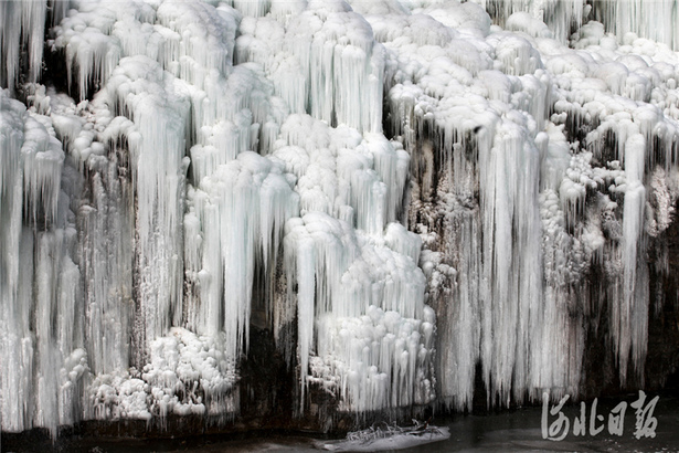 河北阜平:冬日骆驼湾