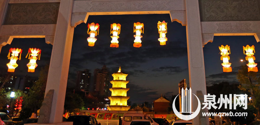 【焦点图】【泉州】【移动版】【Chinanews带图】泉州万盏花灯挂街头 再现光明之城